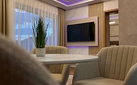 Lily Lux Apartment